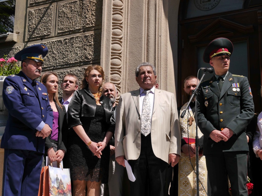 ВIДКРИТТЯ ПАМ_ЯТНОЇ ДОШКИ У ТЕА 104