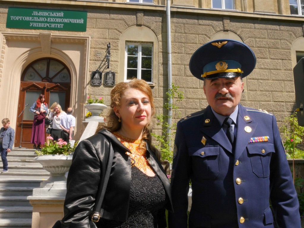 ВIДКРИТТЯ ПАМ_ЯТНОЇ ДОШКИ У ТЕА 153