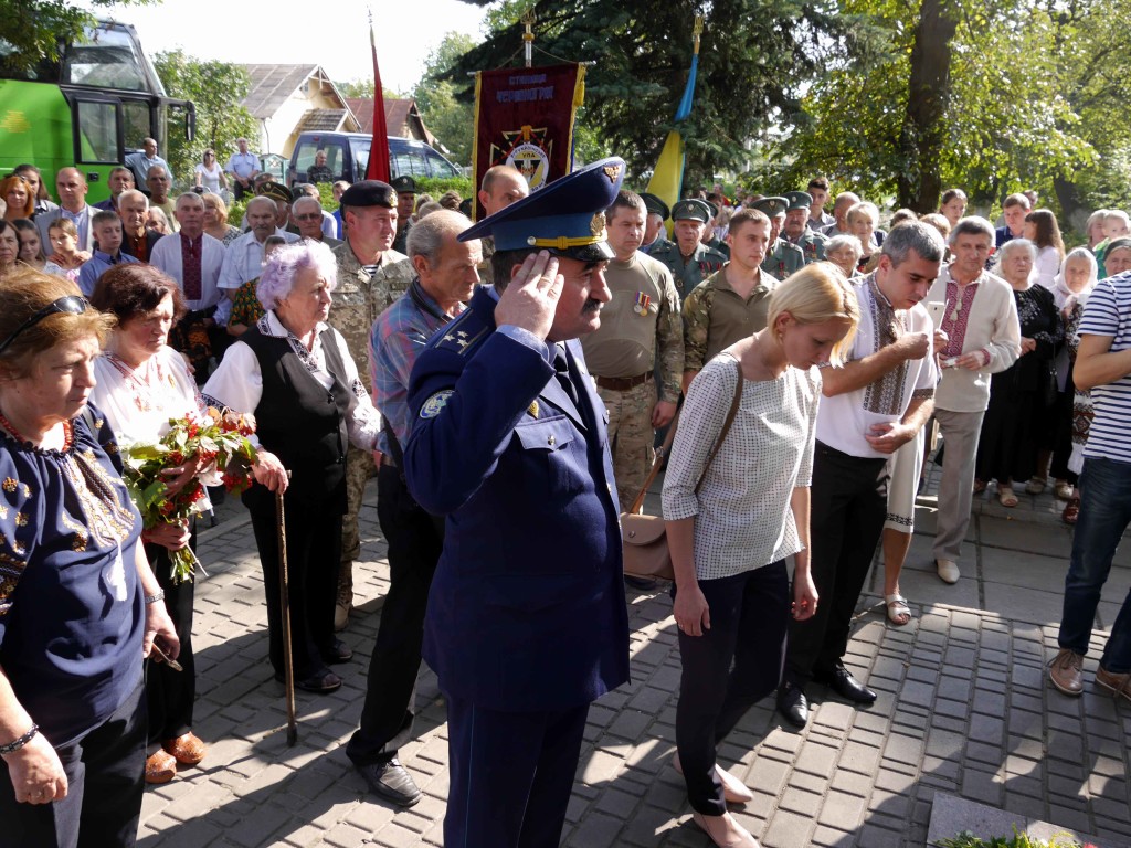 КРАСНЕ 10 ЛIТ ПО СМЕРТI КУКА 120