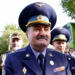 КРАСНЕ 10 ЛIТ ПО СМЕРТI КУКА 175