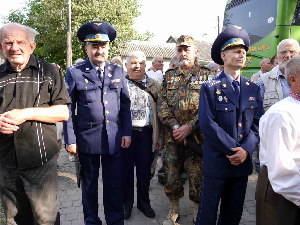 КРАСНЕ 10 ЛIТ ПО СМЕРТI КУКА 177