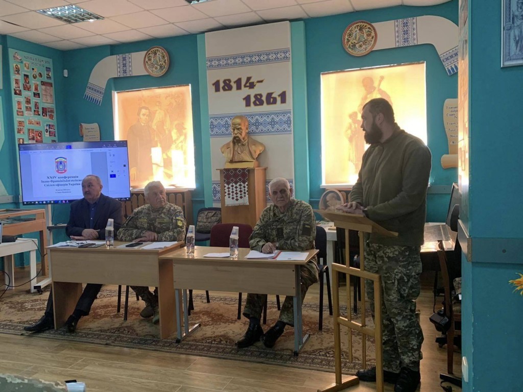 Обговорення поточних питань під час конференції