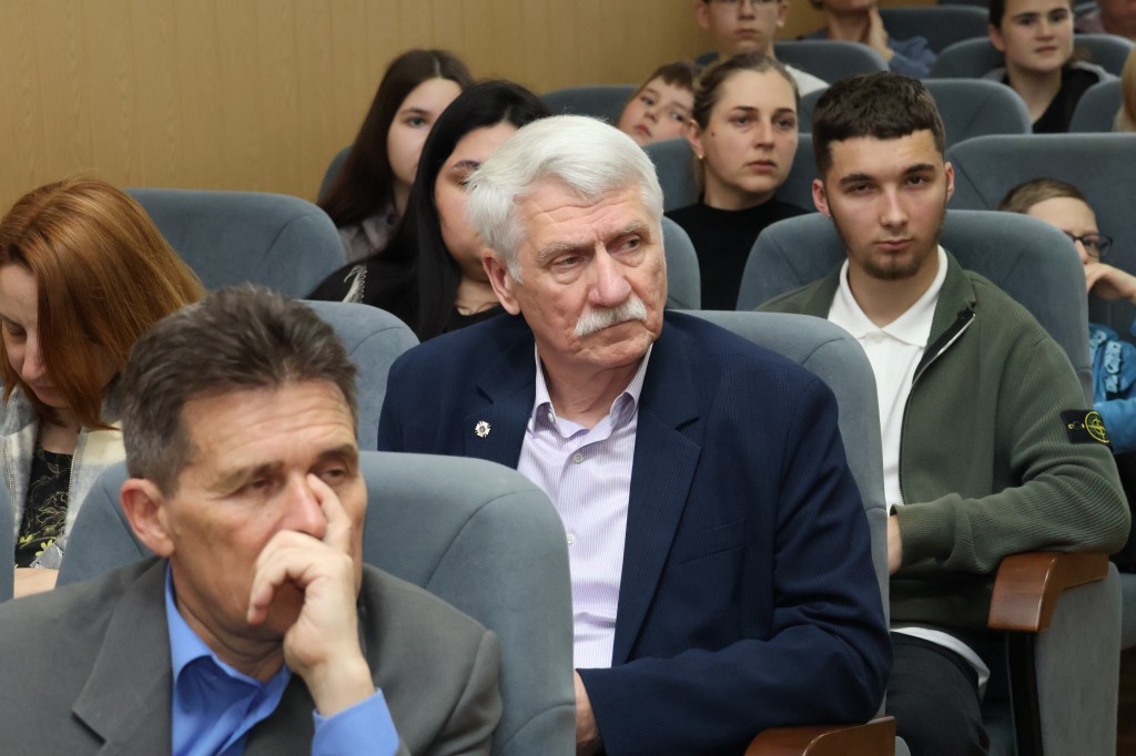 Голова СОУ полковник Олександр САСЬКО серед учасників заходу Фото зі сторінки Наталії Баласинович