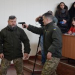 Микола МАМЧУР демонструє прийоми захисту проти зброї
